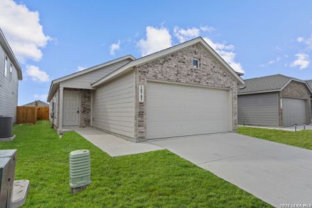 New construction Single-Family house 10783 Aqueduct Crk, San Antonio, TX 78214 plan Hoffman - image