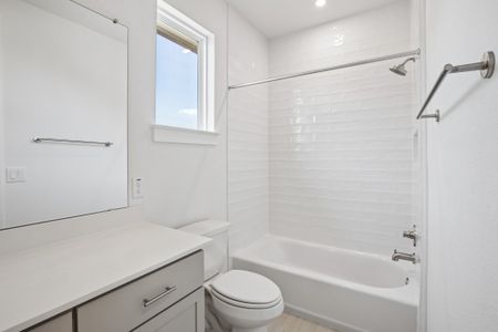 New construction Single-Family house 2014 Kit Cir, Austin, TX 78758 plan Silverton - image 12