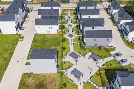 New construction Single-Family house 8303 Springwood Creek Ln, Houston, TX 77055 - image 4