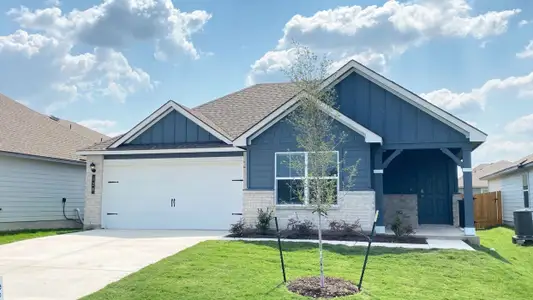 New construction Single-Family house 128 Little Green Trl, Jarrell, TX 76537 plan Camden - image