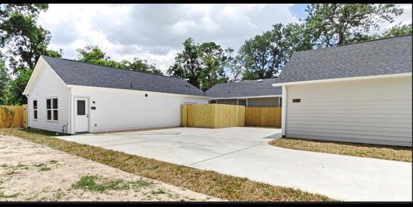 New construction Single-Family house 8414 Peach Tree St, Unit B, Houston, TX 77016 - image