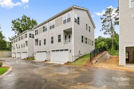 New construction Townhouse house 3920 Hager Dr, Charlotte, NC 28208 - image