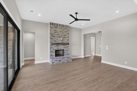 New construction Single-Family house 136 Chapowits, Godley, TX 76044 plan The Longview - image 19