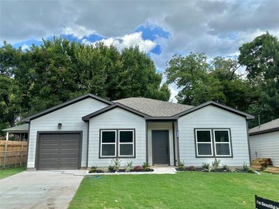 New construction Single-Family house 422 S Commerce St, Gainesville, TX 76240 null- photo 0 0