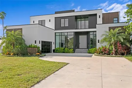 New construction Single-Family house 1076 Snell Isle Boulevard NE, St. Petersburg, FL 33704 - image