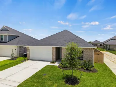 New construction Single-Family house 243 Magnolia Laurel Dr, Alvin, TX 77511 plan Smith - image