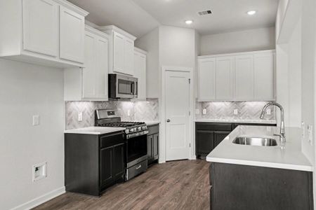 New construction Single-Family house 11025 Ondrea Dr, Willis, TX 77318 - image 5