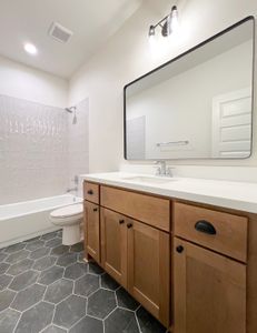 New construction Single-Family house 102 Persimmon Ct, Victoria, TX 77904 plan McKinney - image 11