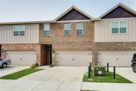 New construction Townhouse house 443 Mb'S Wy, Pilot Point, TX 76258 - image