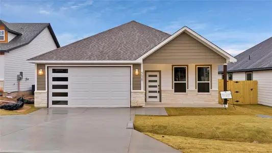 New construction Single-Family house 5620 Barkridge Dr, Granbury, TX 76048 - image