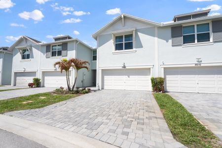 New construction Townhouse house 5612 Se Edgewater Cir, Stuart, FL 34997 - image
