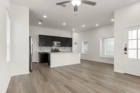 New construction Single-Family house 1628 Esplanade Pkwy, San Marcos, TX 78666 plan 2025 - image 6