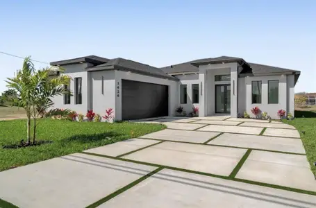 New construction Single-Family house 1426 Ne 6Th Ave, Cape Coral, FL 33909 - image