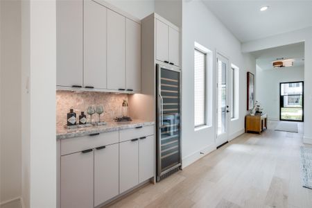 New construction Single-Family house 1511 Kipling St, Houston, TX 77006 - image 9