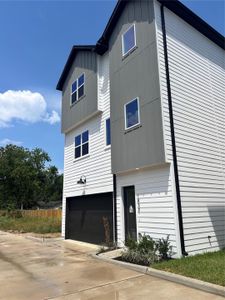 New construction Single-Family house 1032 Marcolin St, Houston, TX 77088 - image