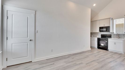 New construction Single-Family house 13404 Barn Chime St, Elgin, TX 78621 plan Joyce III - image 8