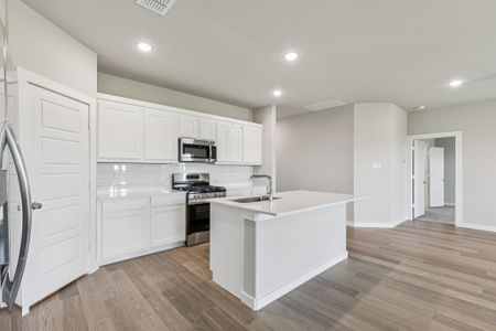 New construction Single-Family house 2213 Avatar Wy, Aubrey, TX 76227 plan Harper - image 8