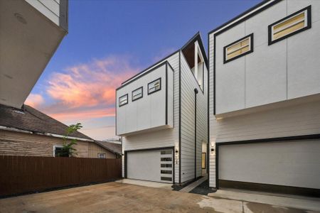 New construction Single-Family house 118 Velasco St, Houston, TX 77003 - image