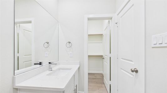 New construction Single-Family house 3095 Hicks St, Houston, TX 77007 - image