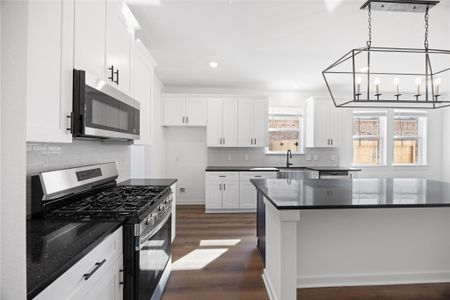 New construction Single-Family house 8326 Amethyst Valley Ln, Angleton, TX 77515 plan Rylan  - image 16