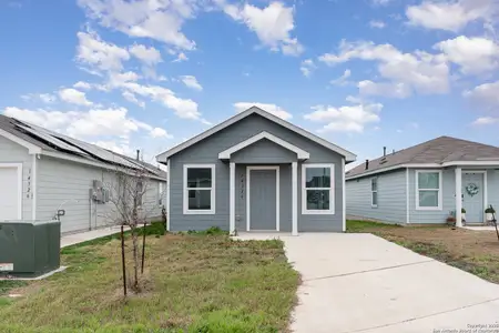 New construction Single-Family house 14330 Llama Pl, San Antonio, TX 78252 Alta- photo 4 4