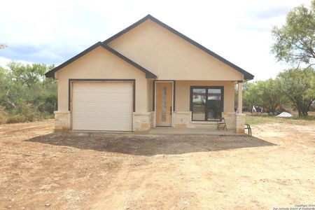 New construction Single-Family house 1186 Us Highway 181, Floresville, TX 78114 - photo 0