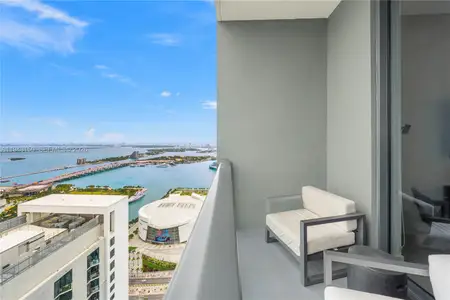 New construction Condo house 159 Ne 6Th St, Unit 5113, Miami, FL 33132 - image