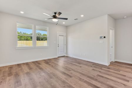 New construction Single-Family house 3216 Canyon River Ln, Georgetown, TX 78628 plan Hampton - image 14