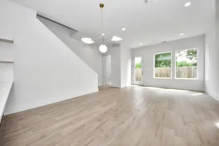 New construction Single-Family house 13109 Moncloa Dr, Houston, TX 77047 - image 19