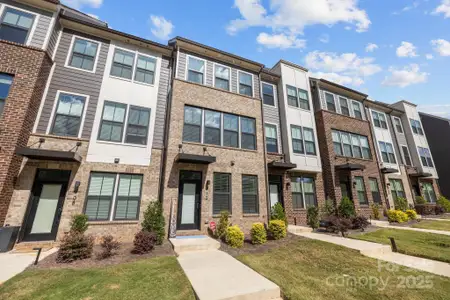 New construction Townhouse house 912 Broad River Lane, Charlotte, NC 28211 - photo 0