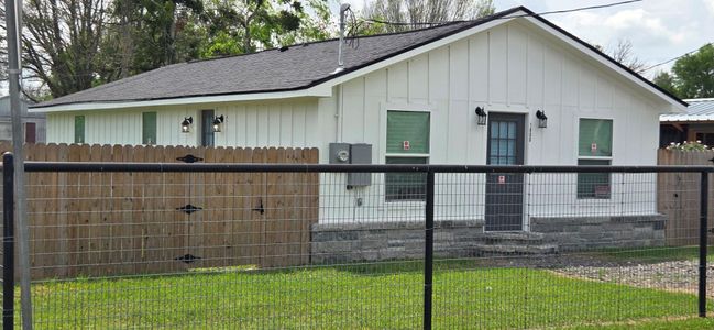 New construction Single-Family house 1800 Sanford St, Navasota, TX 77868 - image