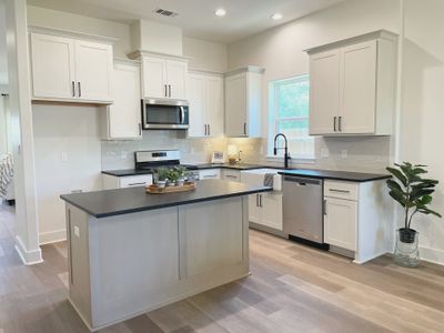 New construction Single-Family house Victoria, TX 77901 plan The 1836 Cottage - image 8