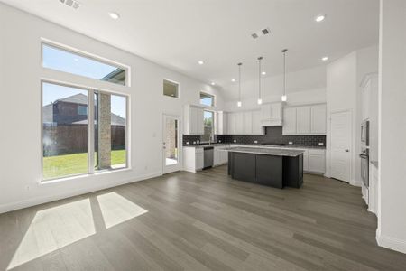 New construction Single-Family house 974 Reeves Dr, DeSoto, TX 75115 plan Manor (Courtyard) - image 7