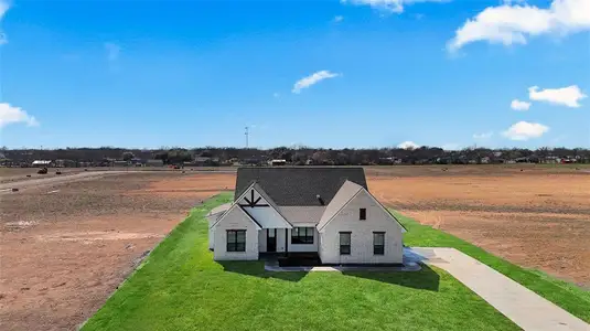 New construction Single-Family house 209 Avenida Ave, Rio Vista, TX 76093 - image