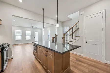 New construction Single-Family house 2519 S Houston Ave, Pearland, TX 77581 - image 8