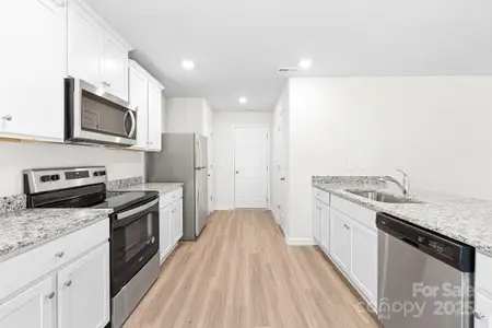 New construction Single-Family house 1157 Nia Rd, Charlotte, NC 28215 - image 6