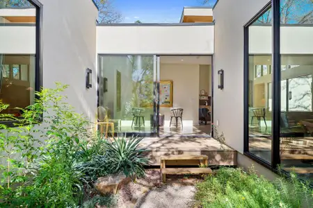 New construction Single-Family house 4 Westgate Cir, Austin, TX 78746 - image