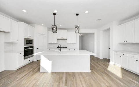 New construction Single-Family house 7314 Prairie Lakeshore Ln, Katy, TX 77493 plan Montclaire - image 8