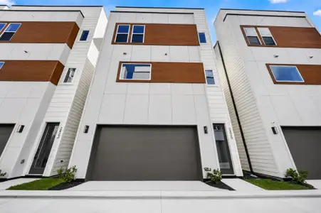 New construction Single-Family house 2415 Harrington St, Houston, TX 77026 - image
