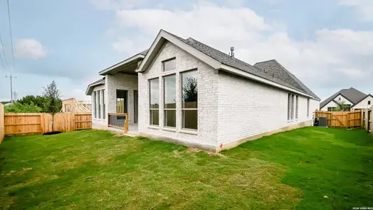 New construction Single-Family house 140 Krueger Wy, Cibolo, TX 78108 plan 2574W - image 3