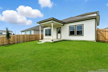 New construction Single-Family house 983 Manger Ln, New Braunfels, TX 78130 plan Pine View - image