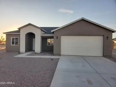 New construction Single-Family house 15532 S Patagonia Rd, Arizona City, AZ 85123 - image