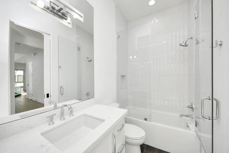 New construction Single-Family house 2232 Swift Blvd, Houston, TX 77030 - image 16