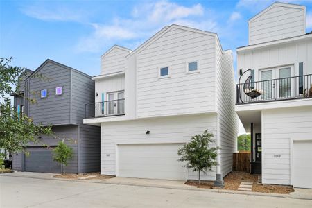 New construction Single-Family house 107 Tolima Dove St, Houston, TX 77018 - image