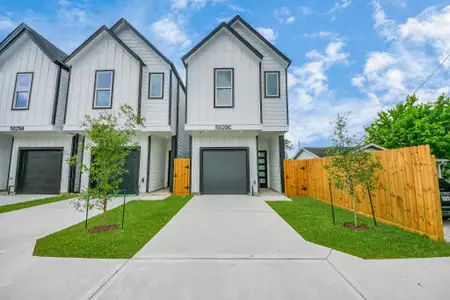 New construction Single-Family house 5029 Broom St, Unit C, Houston, TX 77091 - image