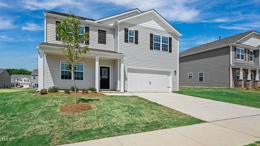 New construction Single-Family house 156 Paper Birch Wy, Fuquay Varina, NC 27526 Hayden- photo 1 1