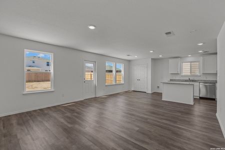New construction Single-Family house 4072 Bermuda Ln, Seguin, TX 78155 plan Pierce - image 13