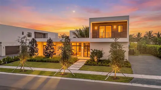 New construction Single-Family house 16689 N Botaniko Dr N, Weston, FL 33326 - image