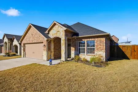 New construction Single-Family house 602 Moseley Ln, Greenville, TX 75402 - image