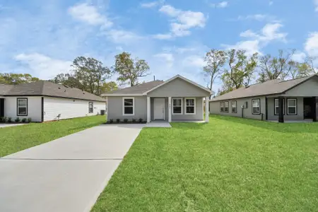 New construction Single-Family house 805 Jefferson Ave, Cleveland, TX 77327 - image